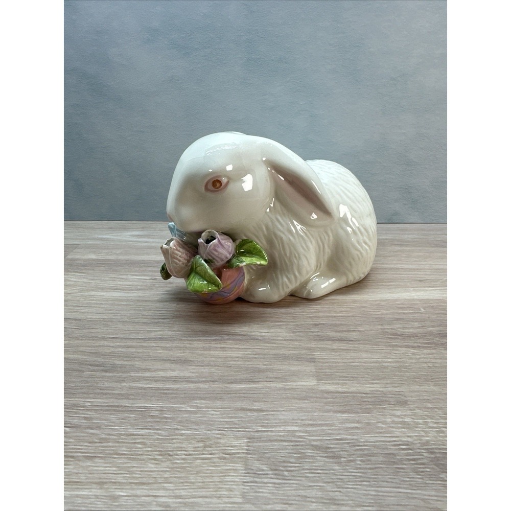 Vintage Porcelain Bunny w/Basket of Flowers Figurine